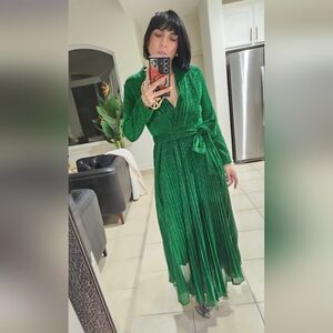 Elegant Green Pleated Dress